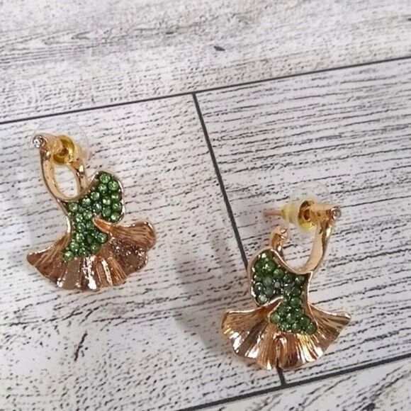 Fiddle Leaf Green Sparkle Earrings - Picture 3 of 5